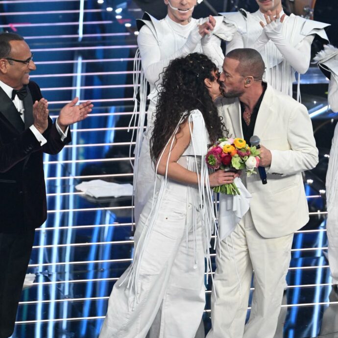 Bianca Riefoli a Sanremo 2026, chi è la figlia di Raf che ballato sul palco dell’Ariston durante l’esibizione del padre: “L’ultima volta al Festival insieme a papà avevo 18 anni”