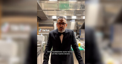 Copertina di “Dopo questa esibizione è giusto che io cambi carriera”, l’ironia di Brunori dopo l’esibizione a Sanremo. Fan in allarme