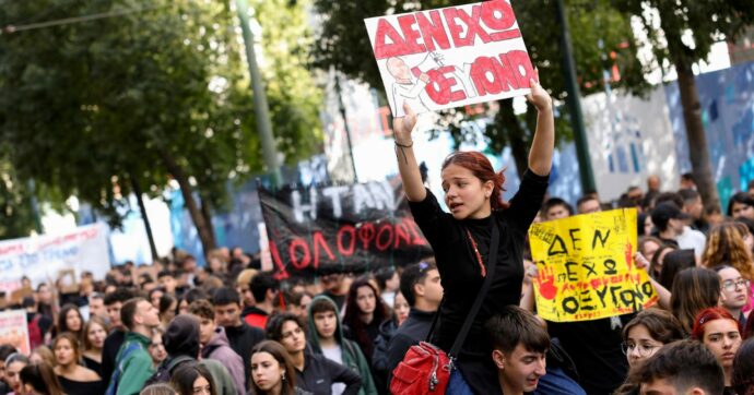 La Grecia in piazza: “Giustizia per Tebi”