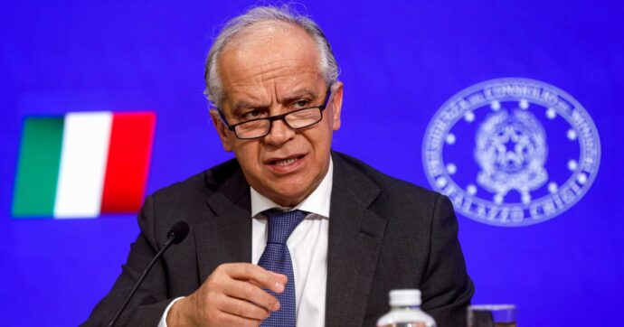 Cambio al commissariato di Piantedosi