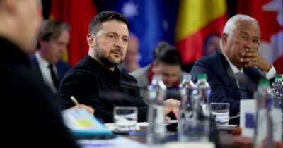 Copertina di Attacco all’Iran – Europa irrilevante, ma Zelensky esulta: “Giusto liberarsi di un regime terrorista”