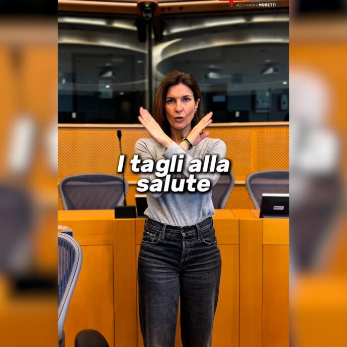 “I centri in Albania…che fastidio, il congedo non paritario…che fastidio”: l’eurodeputata del Pd usa la canzone di Ditonellapiaga per un lip sync polemico
