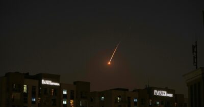 Copertina di Migliaia di cittadini italiani bloccati in Medio Oriente: anche 200 studenti impegnati in un progetto a Dubai