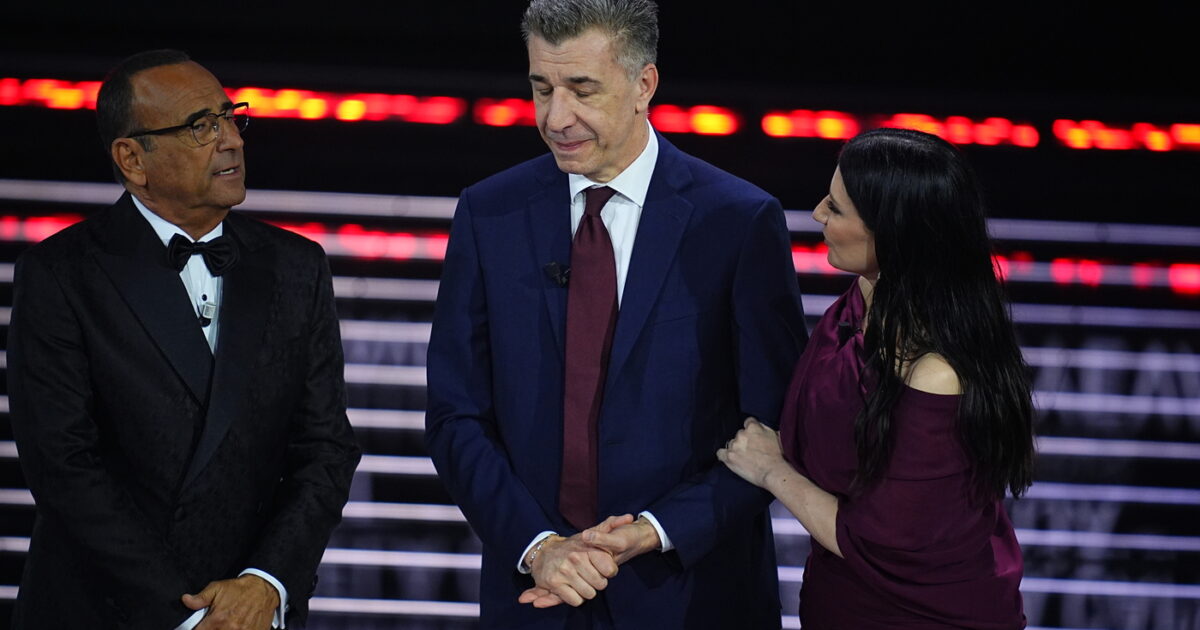 Sanremo 2026, Gino Cecchettin sui femminicidi: “Scambiamo il controllo con l’amore, la responsabilità non è mai di chi subisce una violenza” Sanremo 2026, Gino Cecchettin sui femminicidi: “Scambiamo il controllo con l’amore, la responsabilità non è mai di chi subisce una violenza”