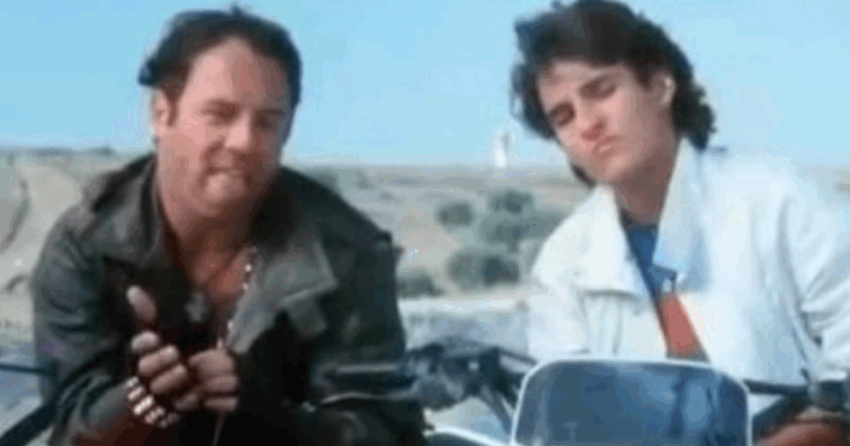 “Oggi Troppo Forte sei tu”: i complimenti di Carlo Verdone a Sal Da Vinci e il ricordo sul set “Oggi Troppo Forte sei tu”: i complimenti di Carlo Verdone a Sal Da Vinci e il ricordo sul set