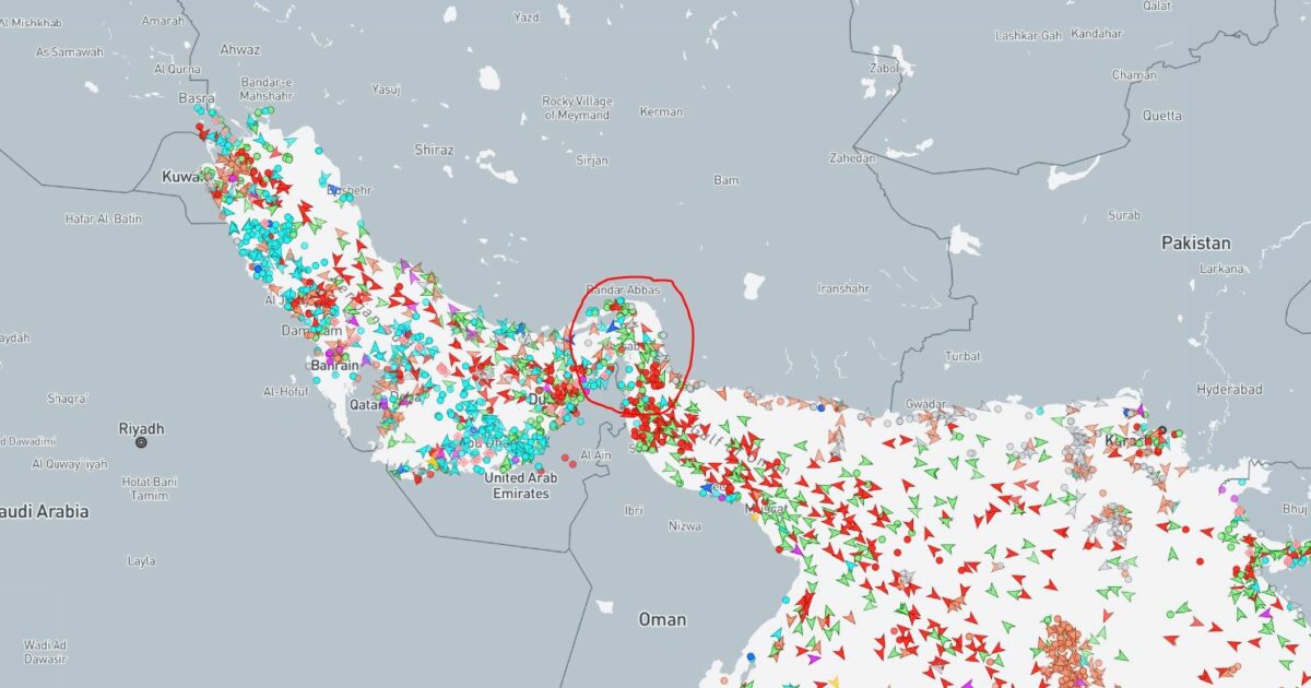 Perché la chiusura dello stretto di Hormuz annunciata dall’Iran è “uno scenario da incubo per i mercati” e per le nostre tasche