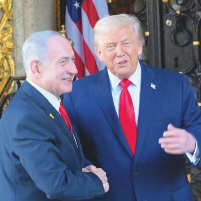 Copertina di Attacco all’Iran, Trump: “Guerra di 4 settimane”. Morti 3 soldati e paura attentati