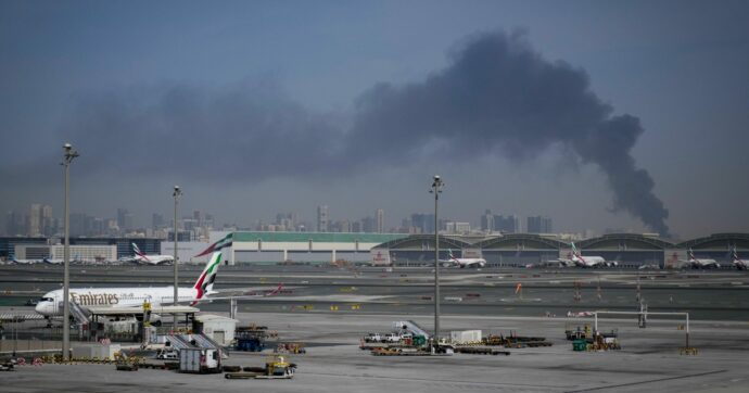 Guerra in Iran: quasi 20 mila gli italiani bloccati nei Paesi del Golfo, trasferiti dall’Oman i primi 127. Nella regione sono in totale 70mila i connazionali