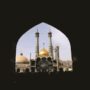 Copertina di Khamenei, Khomeini e gli altri: reportage da Qom, il "Vaticano sciita" dove si formano gli ayatollah