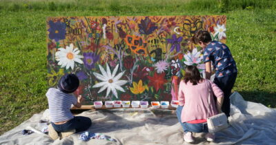 Copertina di Matteo Pizi e il Bosco delle api a Cremona: “Un ambiente protetto per gli insetti, ma anche per gli studenti sospesi”