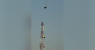 Copertina di Jet Usa si schiantano in Kuwait, il Pentagono: “Incidente di fuoco amico, piloti illesi”