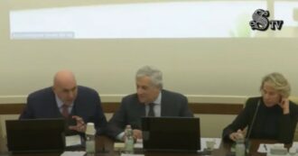 Copertina di La versione di Crosetto: “Io a Dubai? Ero in vacanza. Ho scelto di restare lì per i miei figli, chiedo scusa”