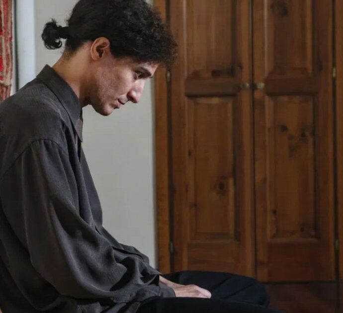 Il fatto che il film su Battiato sia andato in onda subito dopo l’attacco all’Iran è significativo