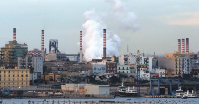 Copertina di Ex Ilva, morto operaio: precipitato da 10 metri