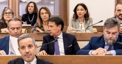 Copertina di Silenzi e liti: il ring in Senato ora riunisce le opposizioni che vogliono stanare Giorgia