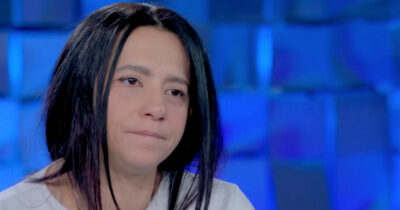 Copertina di “Ho saputo la verità dai giornali. Chi ha sbagliato deve pagare”: le lacrime della mamma di Domenico a “Verissimo”