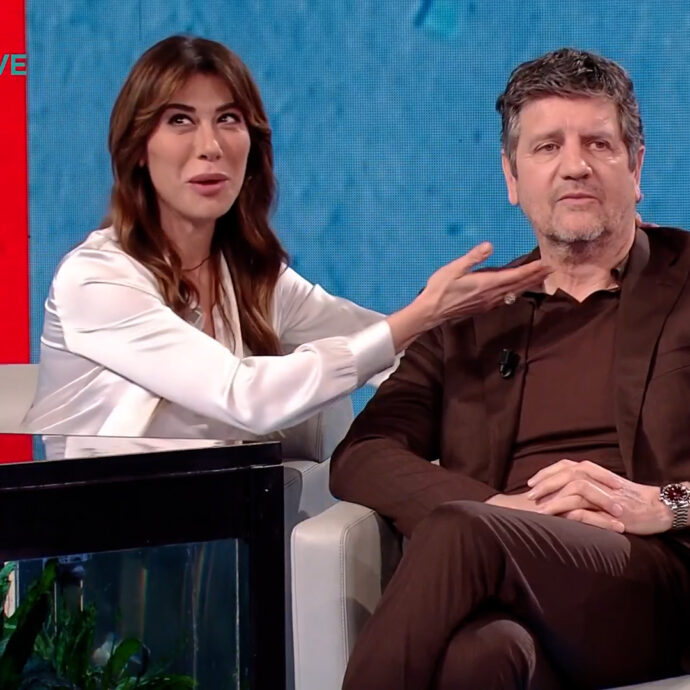 Il lapsus di Virginia Raffaele, chiama De Luigi Fabio Fazio a Che tempo che fa. L’attore: “Ha bevuto un gin tonic anche lei”