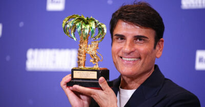 Copertina di Sal da Vinci accetta l’Eurovision 2026 ma il suo tour negli USA con Fausto Leali parte la stessa sera