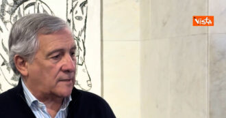 Copertina di Iran, il consiglio di Tajani per gli italiani in Medio Oriente: “Se ci sono droni, non affacciatevi e non andate per strada”