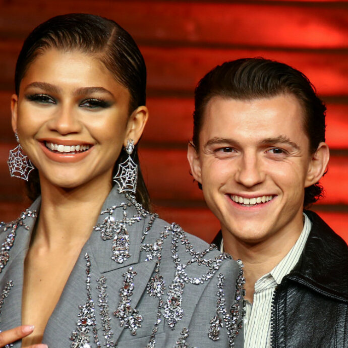 Tom Holland e Zendaya si sono sposati in segreto, la rivelazione sul red carpet: “Il matrimonio c’è già stato, ve lo siete perso”