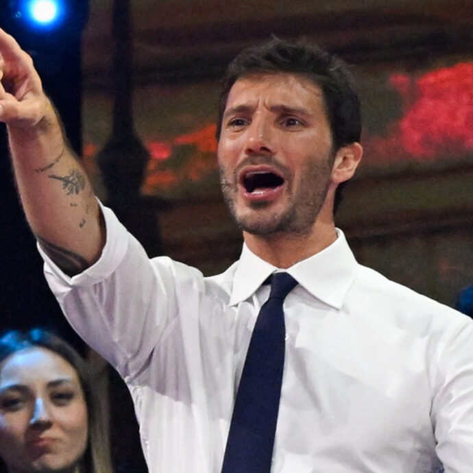 “Sto già pedalando e studiando per Sanremo 2027. Ci sono molte cose da fare. Il gesto di Carlo Conti lo terrò sempre nel cuore”: così Stefano De Martino al Tg1