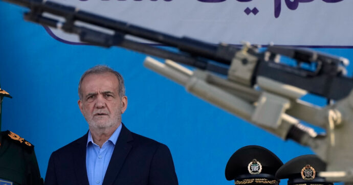 Colpire le economie dei Paesi del Golfo e saturare le difese nemiche: la strategia iraniana contro Usa e Israele