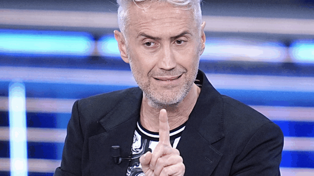 “Non costringevo gli alunni a guardare le dirette, i social distorcono la realtà. Avrei potuto lasciare la scuola per dedicarmi completamente alla carriera pubblica, ma non l’ho fatto”: così Vincenzo Schettini
