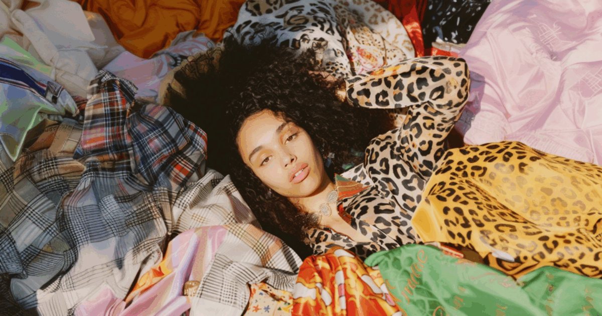 Armadio pieno ma “niente da mettere”? La psicologia spiega il perché dello shopping compulsivo