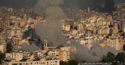 Copertina di Israele attacca in Libano e Teheran. Colpita l’ambasciata Usa a Riad. Trump: “Scorte di munizione illimitate, possiamo combattere per sempre”