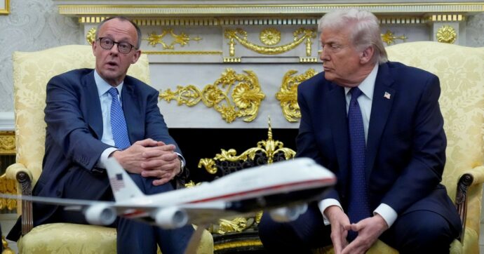 Trump loda Merz e avverte Madrid: “No basi? Basta business con noi”