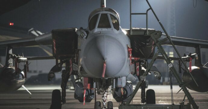 Cipro, prove di art. 42 Macron invia navi e jet