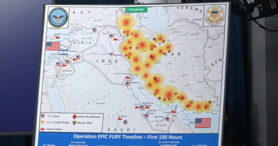 Copertina di Così Usa e Israele si dividono i raid sull’Iran: Tel Aviv bombarda nel Nord e nell’Ovest, Washington a Sud per proteggere le proprie basi