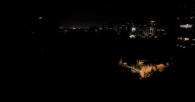 Copertina di Blackout totale in Iraq: tutto il Paese è al buio dopo gli attacchi iraniani. Le immagini