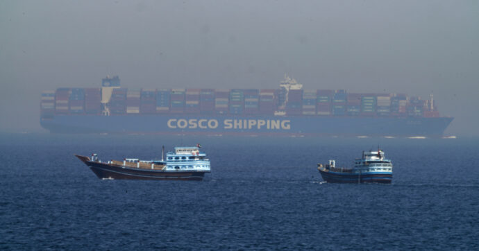 Stretto di Hormuz, giù del 90% il traffico delle petroliere. I Pasdaran: “Lo controlliamo noi”