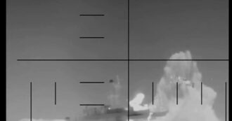 Copertina di Sottomarino Usa affonda nave da guerra iraniana: le immagini diffuse dal dipartimento della guerra americano