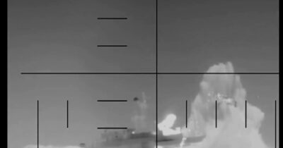 Copertina di Sottomarino Usa affonda nave da guerra iraniana: le immagini diffuse dal dipartimento della guerra americano