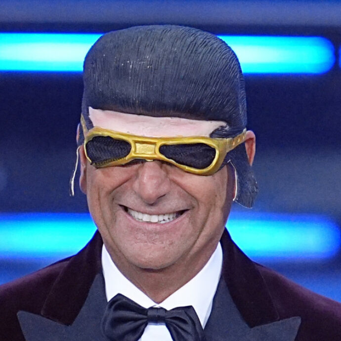 “Sono tornato in albergo con la maschera di Tony Pitony, in macchina abbassavo il finestrino e tutti mi salutavano: ‘Ciao Tony!’: il retroscena di Carlo Conti su Sanremo