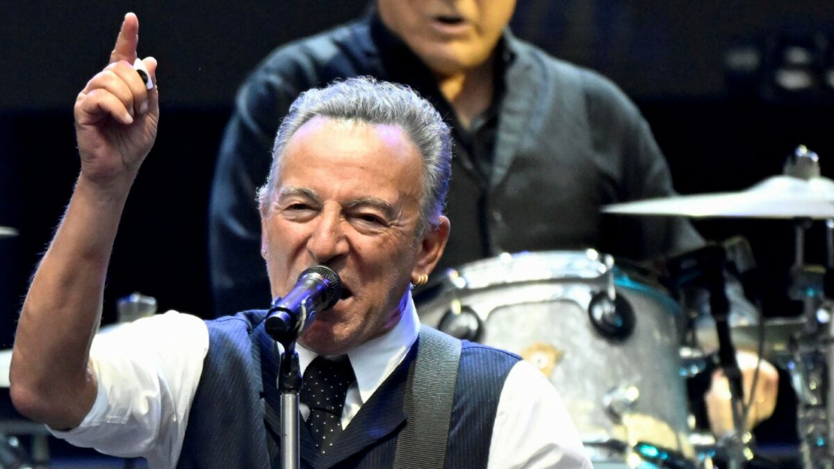“I fan italiani? Una forma particolare di stalking che rende la vita in Europa un inferno. Ma sono un bel gruppo”: l’aneddoto amarcord di Bruce Springsteen