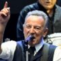 Copertina di “I fan italiani? Una forma particolare di stalking. Ma sono un bel gruppo”: l’aneddoto amarcord di Bruce Springsteen