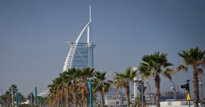 Copertina di “Nessuna ci dà garanzia per il ritorno”, 563 italiani bloccati a bordo sulla nave Msc ferma nel porto di Dubai