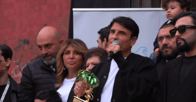 Copertina di Sal da Vinci: “Critiche alla mia canzone? Provocazioni per qualche like in più, io parlo d’amore” – Video