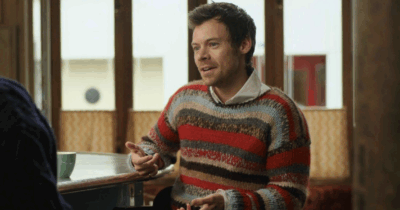 Copertina di “Dopo la morte di Liam Payne mi sono chiesto ‘ok, cosa voglio fare della mia vita? Come voglio viverla?’. È così difficile perdere un amico”: Harry Styles rompe il silenzio