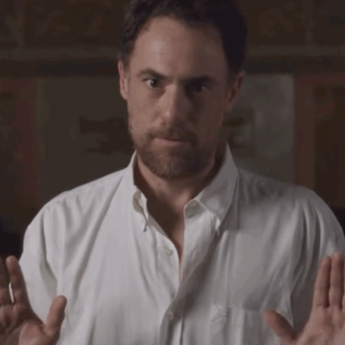 Referendum Giustizia, Elio Germano cita a teatro Gigi Proietti e invita a votare per il “NO” – IL VIDEO