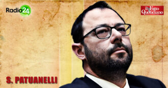 Patuanelli (M5s): "Non dobbiamo abbassarci sempre con gli Usa, c'è alternativa"