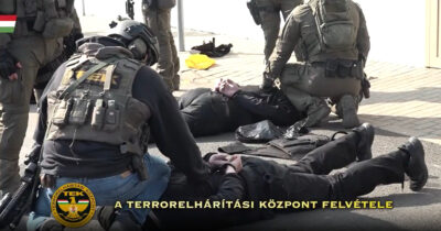 Copertina di Ungheria, fermati 2 portavalori con 40 milioni di dollari e 35 milioni di euro in contanti diretti in Ucraina: 7 arresti tra cui ex generale dei servizi di Kiev