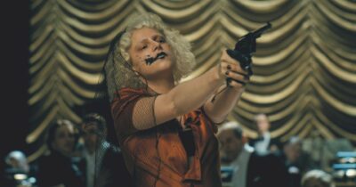 Copertina di ‘’La sposa’’  di Frankenstein è un mostro meraviglioso: la recensione del film di Maggie Gyllenhaal