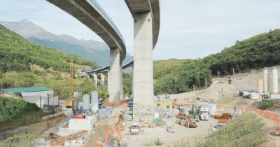 Copertina di Tav,  i comuni bocciano la linea  Susa-Torino “Risparmi di 73 secondi”. E slittano i lavori