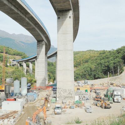 Copertina di Tav,  i comuni bocciano la linea  Susa-Torino “Risparmi di 73 secondi”. E slittano i lavori