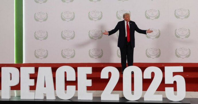 “Quadruplicare la produzione di armi”, Trump incontra i colossi dell’industria militare: “Abbiamo forniture illimitate”