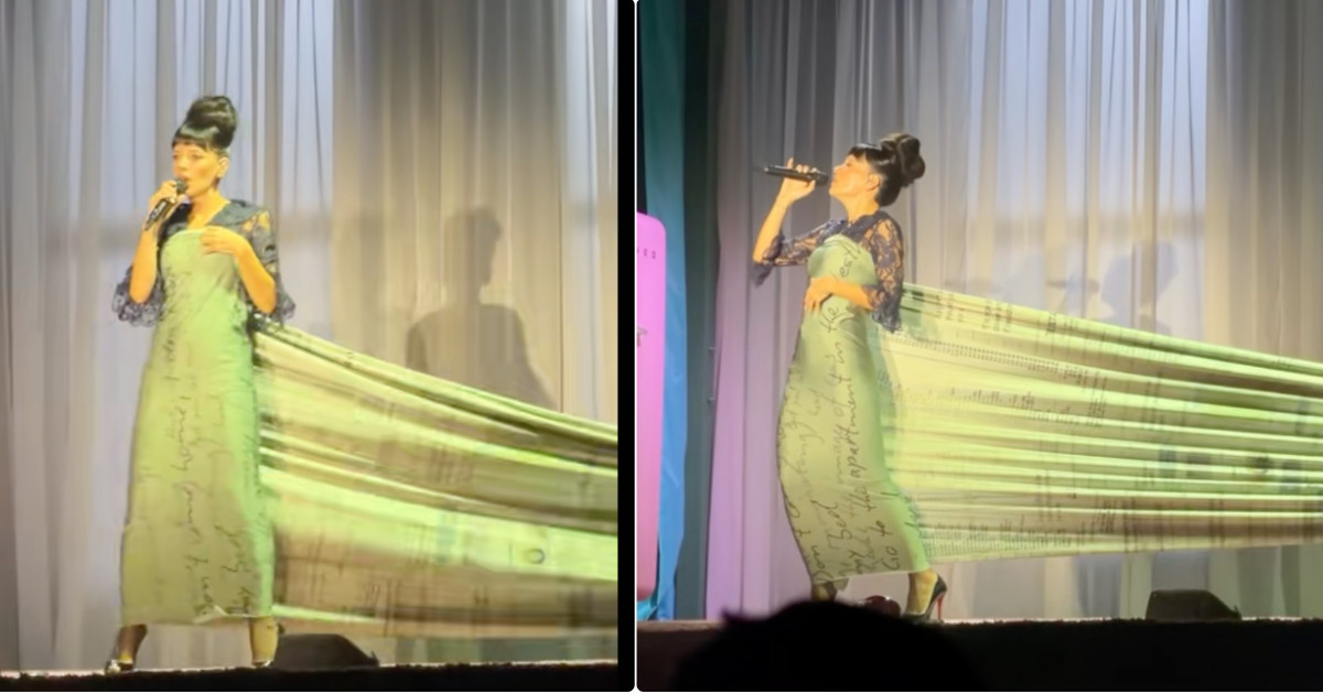 Lily Allen in concerto con il ‘revenge dress’, sull’abito le prove dei tradimenti dell’ex marito: “L’hai portata a fare shopping, le hai comprato una borsa costosa mentre io dormivo”